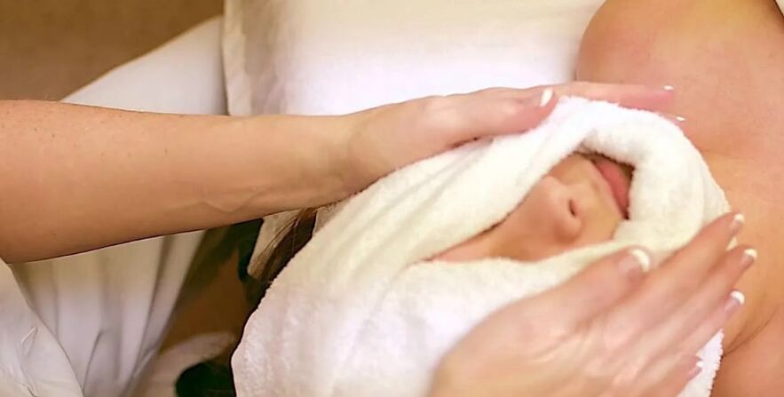 Technique de massage à l'aide d'une serviette